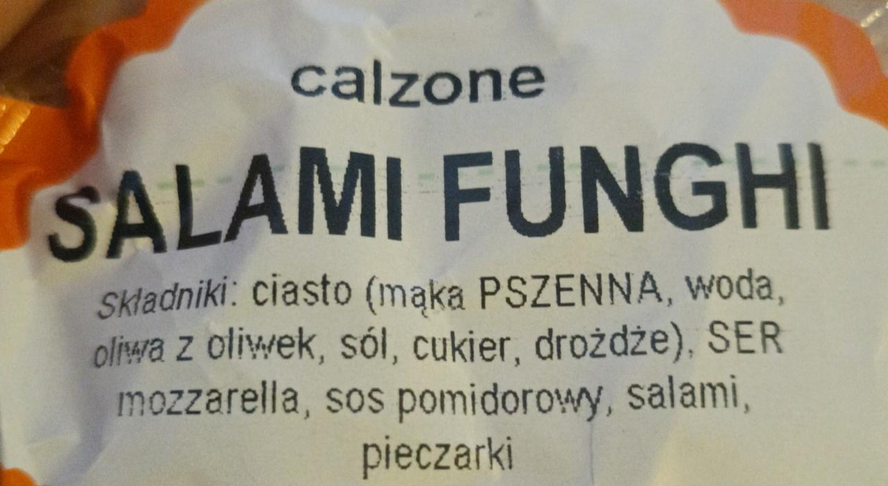 Zdjęcia - Calzone salami funghi Ślimak