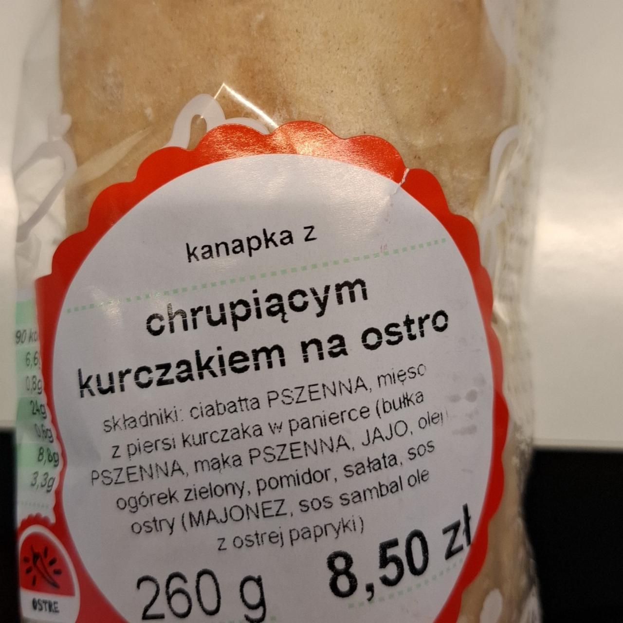 Zdjęcia - Kanapka z chrupiącym kurczakiem na ostro Ślimak