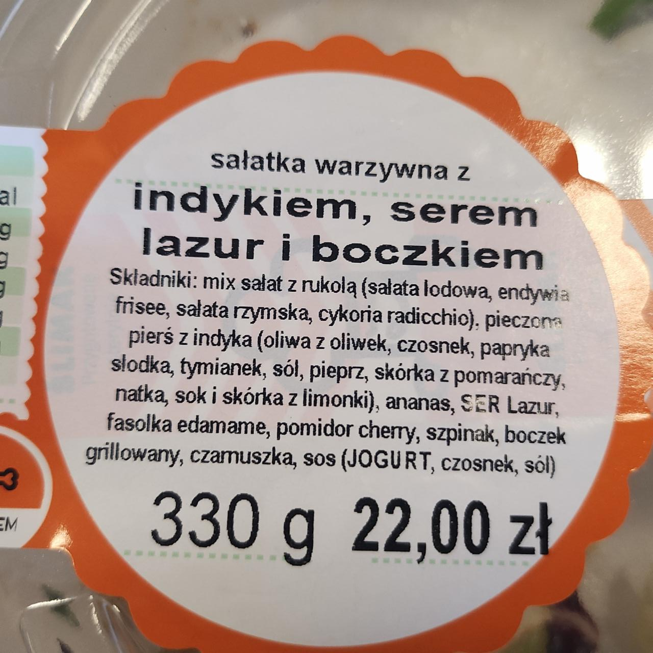 Zdjęcia - Sałatka warzywna z indykiem serem lazur i boczkiem Ślimak