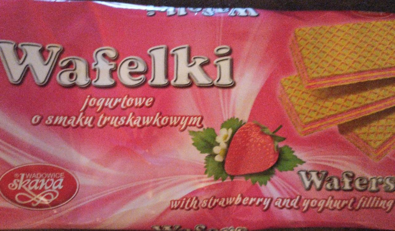 Zdjęcia - Wafelki jogurtowe z kremem o smaku truskawkowym Wadowice skawa