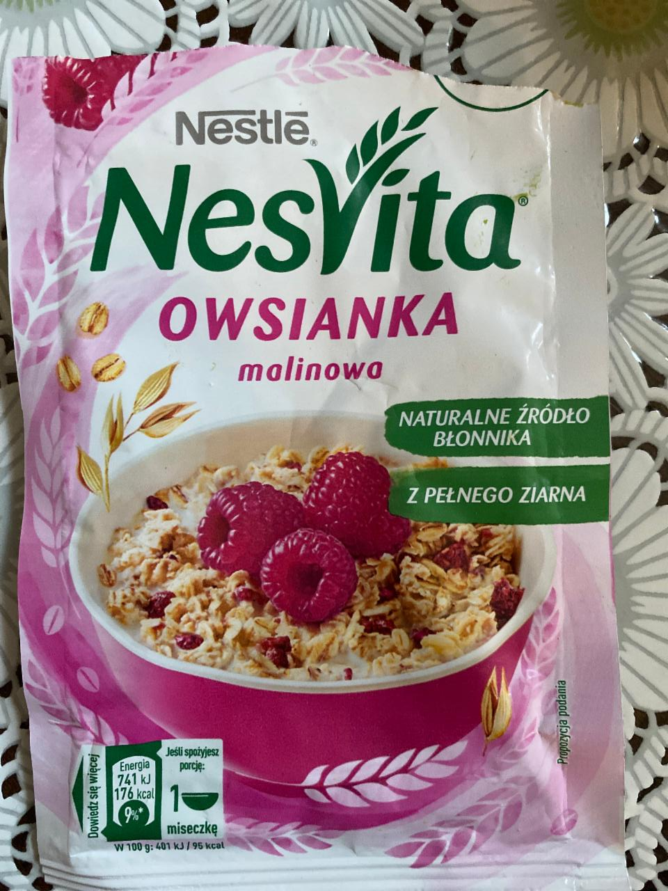 Zdjęcia - Płatki owsiane z mlekiem i malinami Nestle NesVita