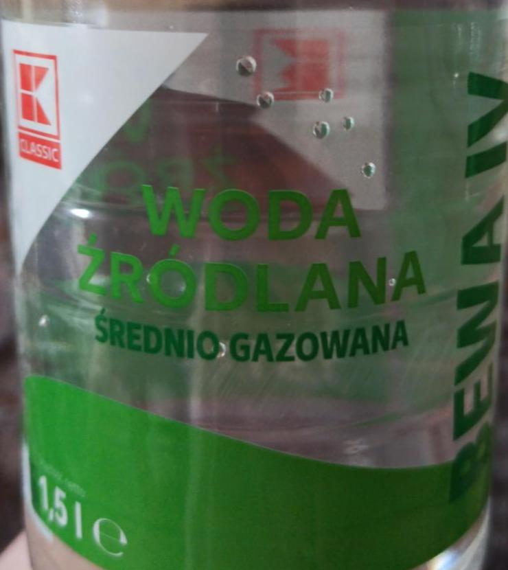 Zdjęcia - Woda źródlana średnio gazowana K-Classic