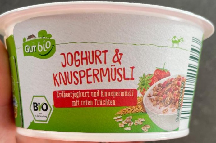 Zdjęcia - Erdbeer Joghurt & Knuspermüsli mit roten Früchten Gut bio