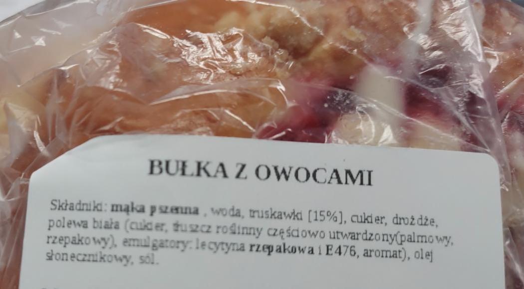 Zdjęcia - Bułka z owocami Janza