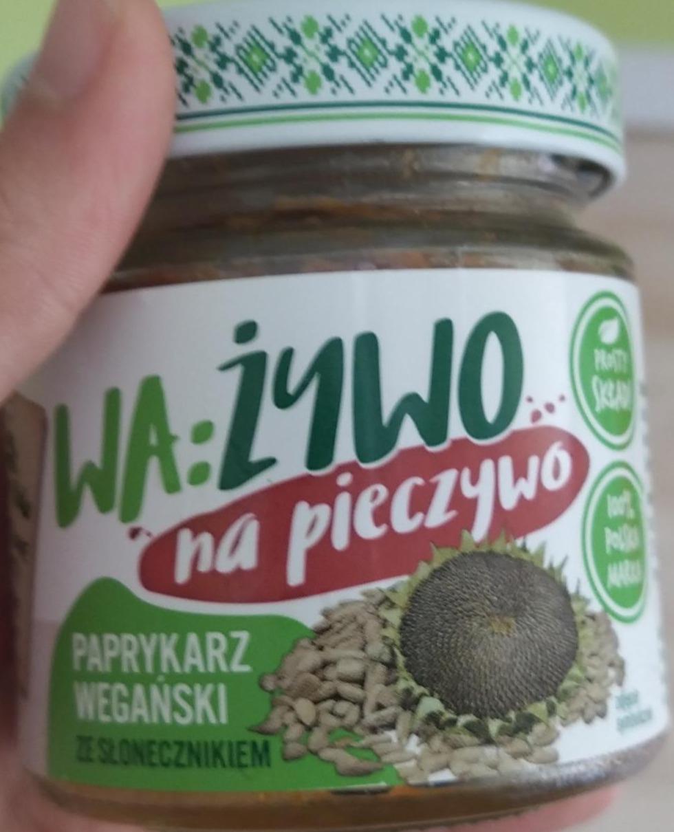 Zdjęcia - WA:ŻYWO na pieczywo paprykarz wegański ze słonecznikiem