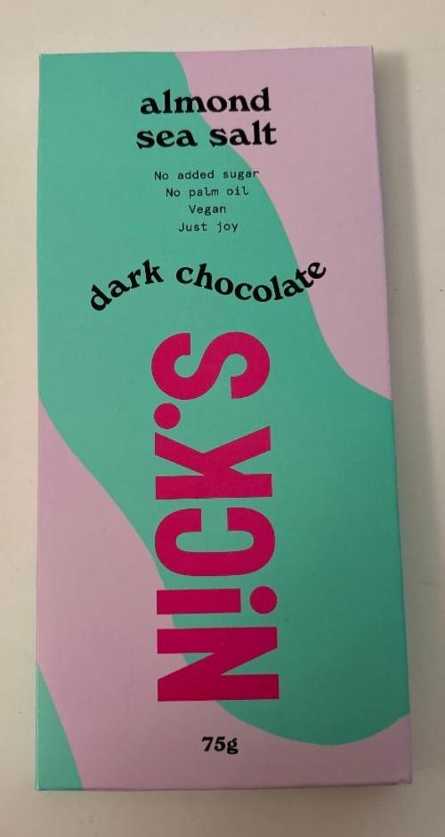 Zdjęcia - Almond sea salt dark chocolate Nick's