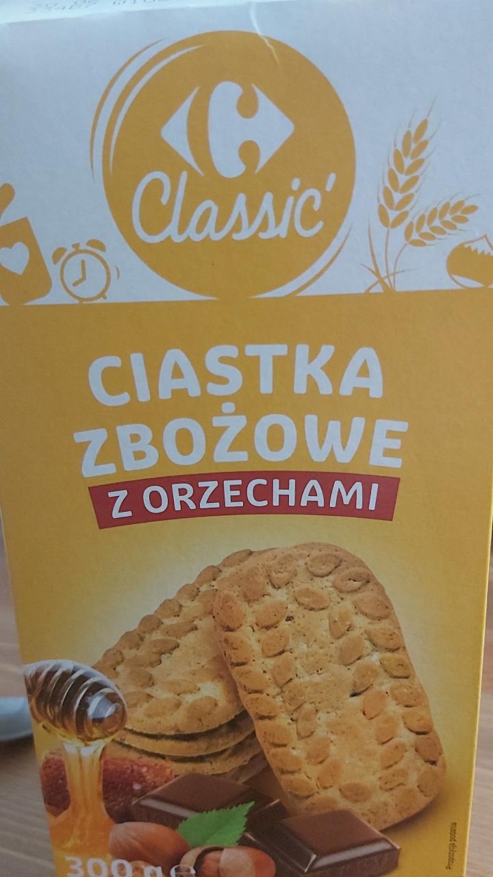 Zdjęcia - Ciastka zbożowe z orzechami Carrefour Classic