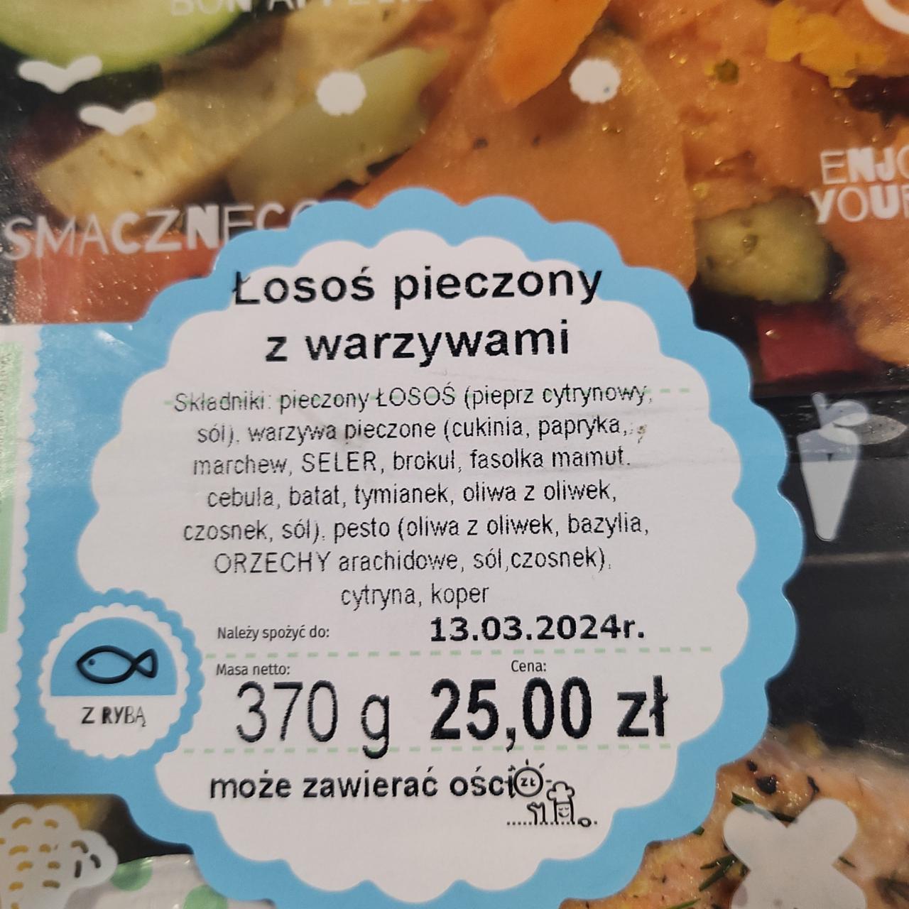 Zdjęcia - Łosoś pieczony z warzywami Ślimak