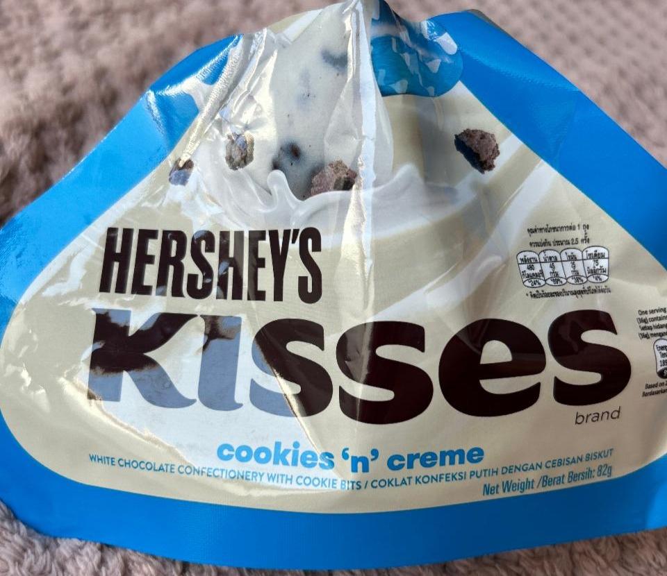 Zdjęcia - Kisses cookies 'n' creme Hershey’s