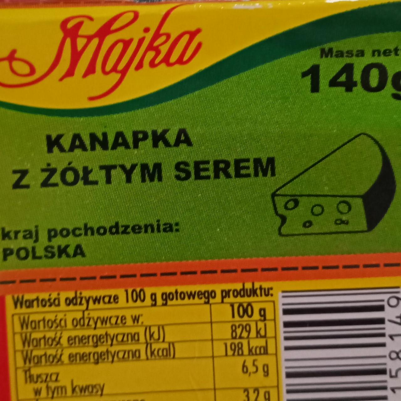 Zdjęcia - Kanapka z żółtym serem Majka