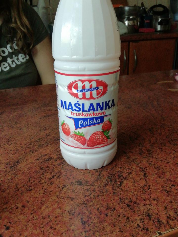 Zdjęcia - Mlekovita Maślanka Polska truskawkowa 1 kg