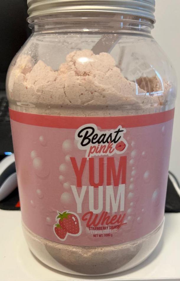 Zdjęcia - YUMYUM Whey Strawberry Splash Beast Pink