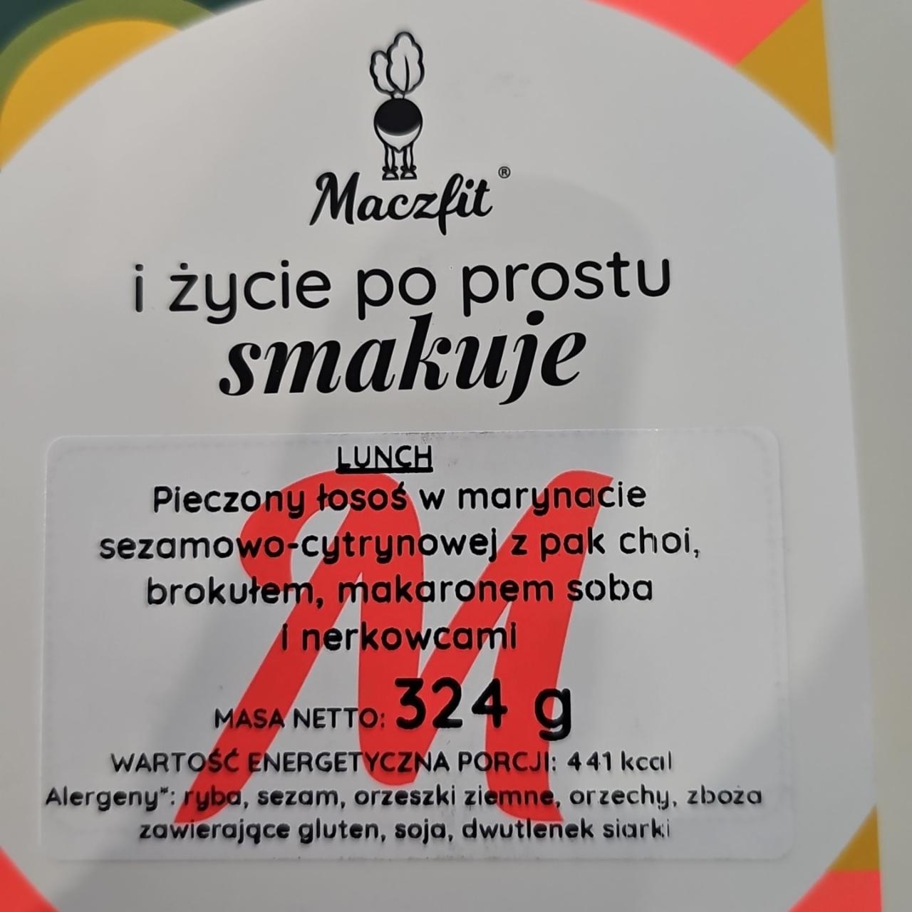 Zdjęcia - Pieczony łosoś w marynacie sezamowo cytrynowej z pak choi brokułem makaronem soba i nerkowcami Maczfit