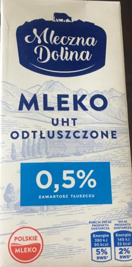 Zdjęcia - Mleko uht odtłuszczone 0,5% Mleczna dolina