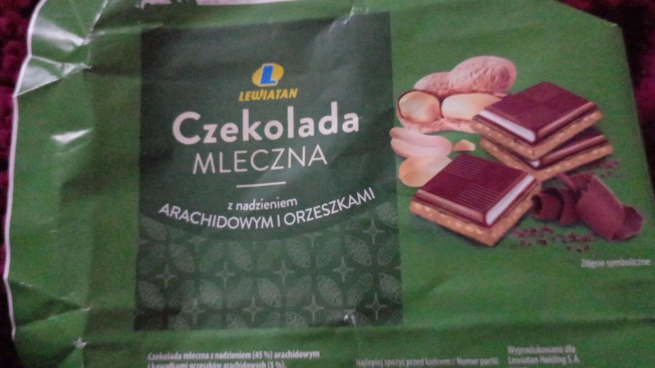 Zdjęcia - czekolada mleczna z nadzieniem arachidowym i orzeszkami Lewiatan