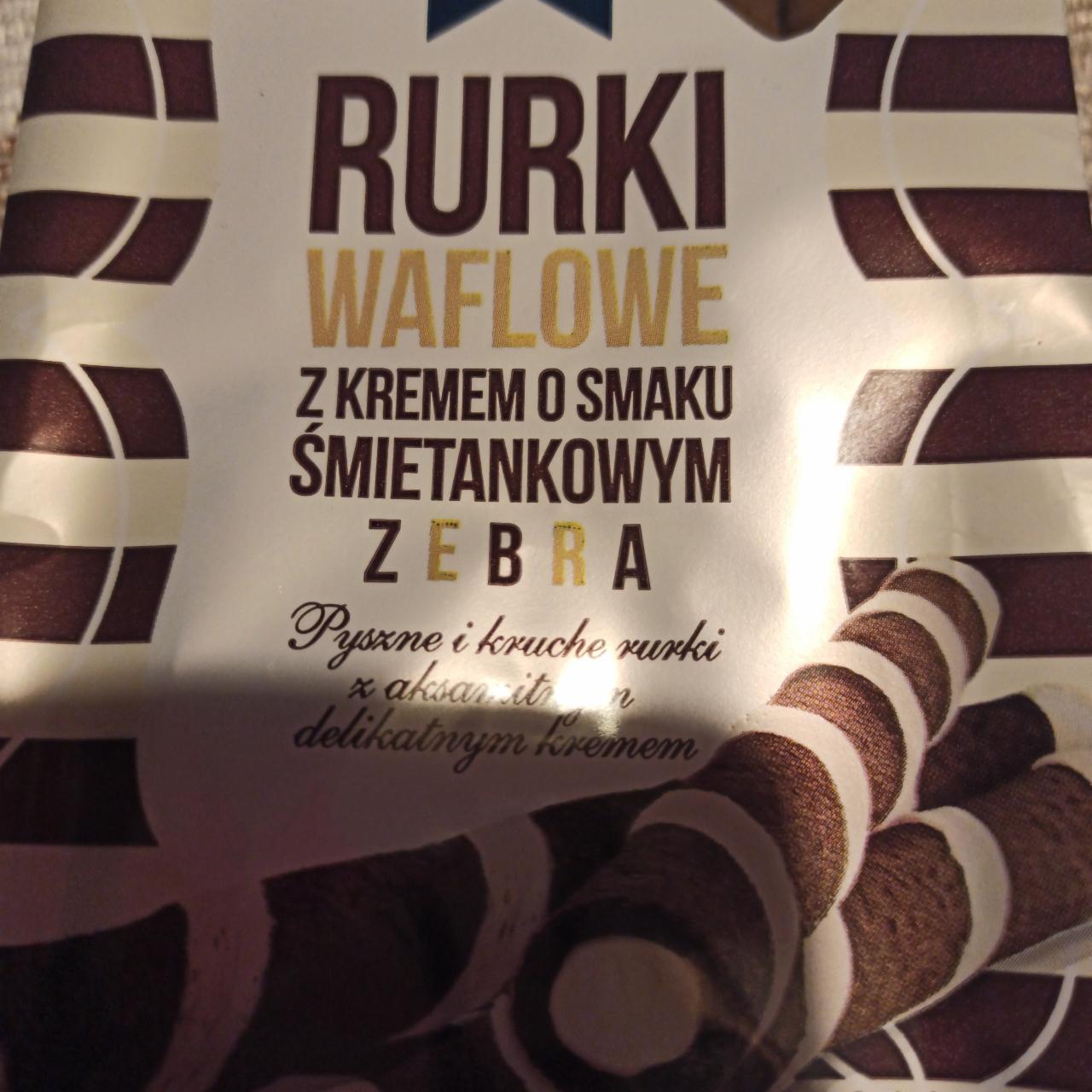 Zdjęcia - Rurki waflowe z kremem o smaku śmietankowym Cukiernia Róża