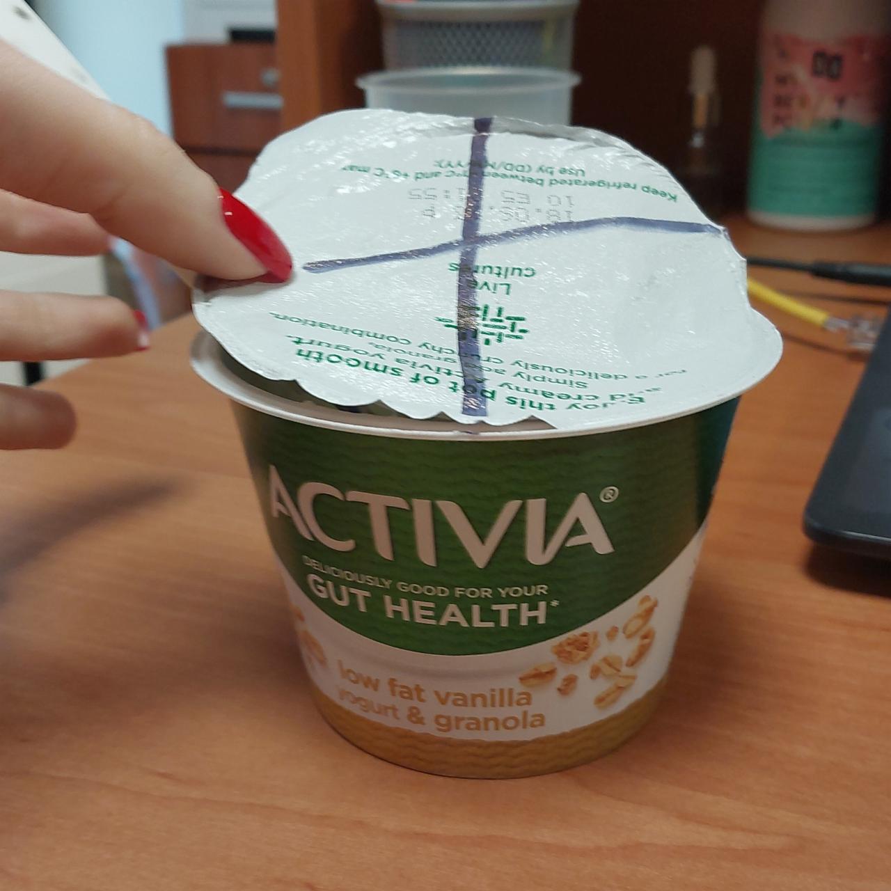 Zdjęcia - activia z granola