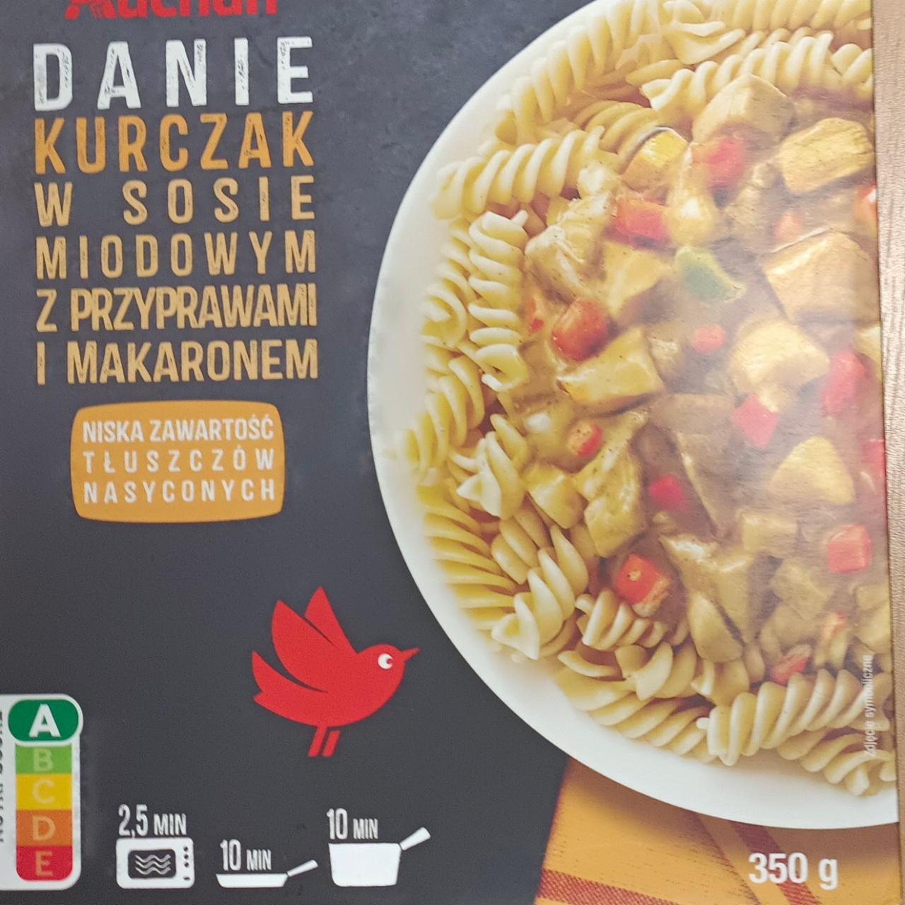 Zdjęcia - Danie kurczak w sosie miodowym z przyprawami i makaronem Auchan