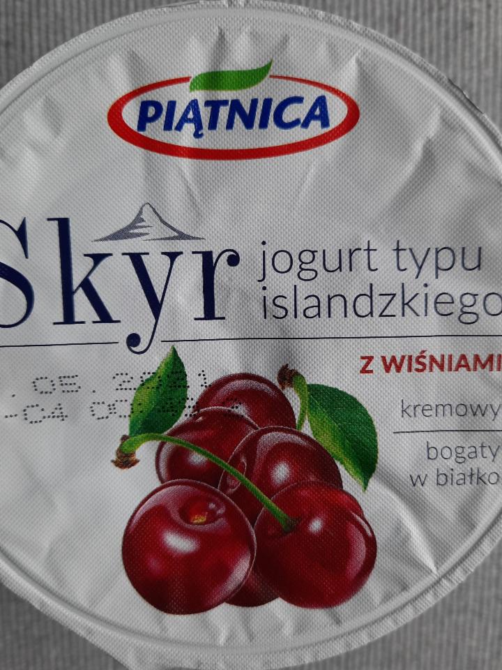 Zdjęcia - Skyr Jogurt typu islandzkiego z wiśniami Piątnica