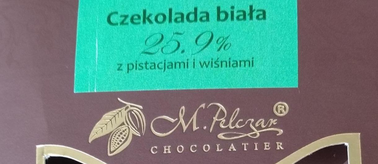 Zdjęcia - Czekolada biała 25.9% z pistacjami i wiśniami M.Pelczar