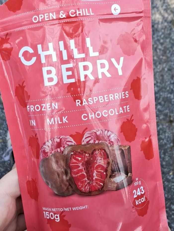 Zdjęcia - Frozen raspberries in milk chocolate Chill Berry