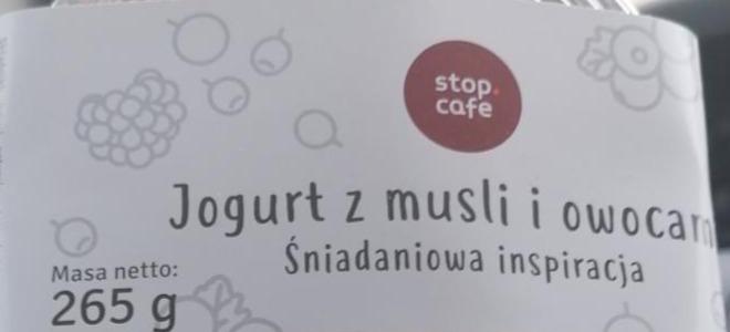 Zdjęcia - Jogurt z musli i owocami stop cafe