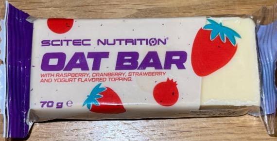 Zdjęcia - Oat Bar with raspberry cranberry strawberry and yoghurt flavoured topping Scitec Nutrition