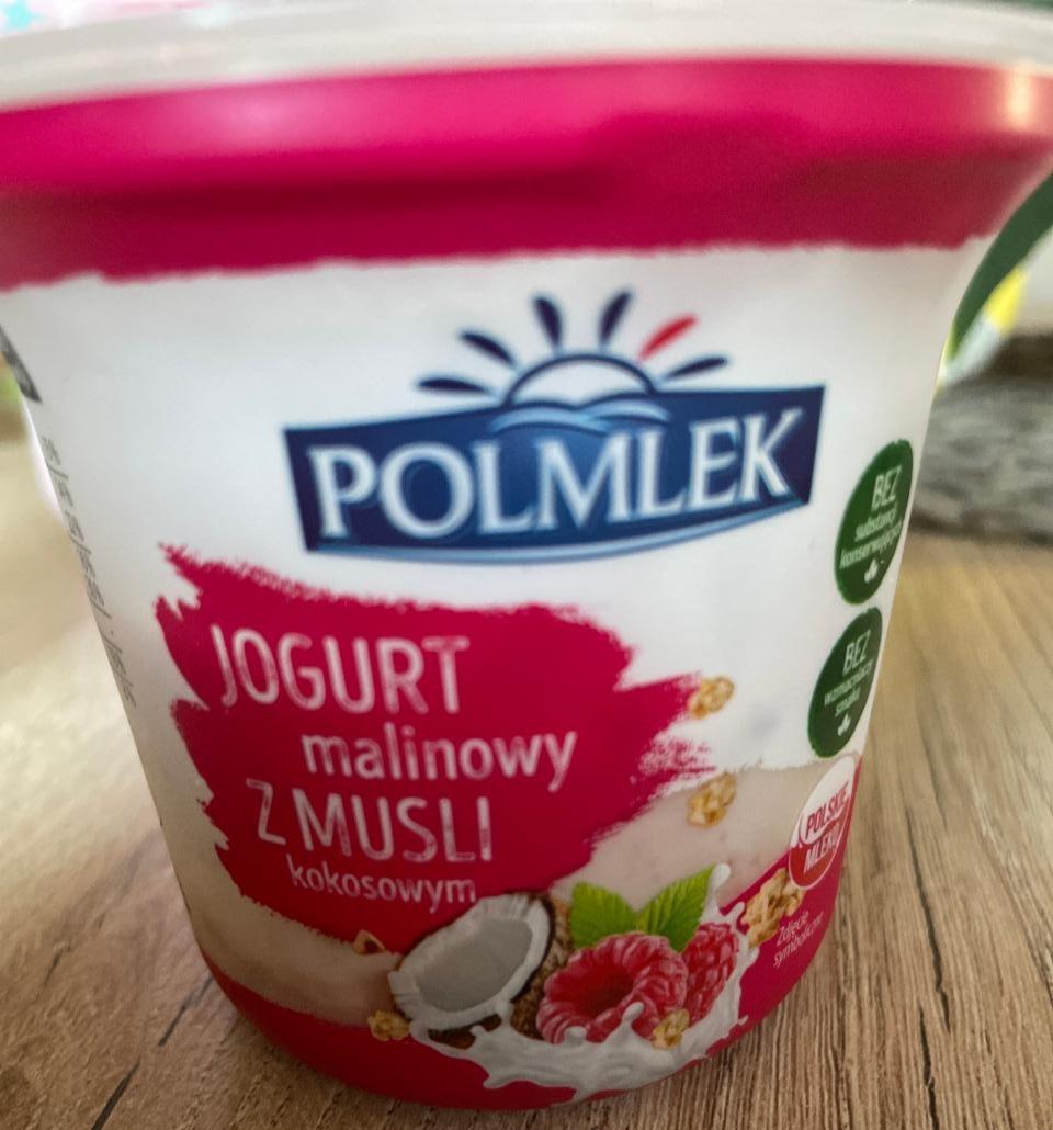 Zdjęcia - Jogurt malinowy z musli kokosowym Polmlek