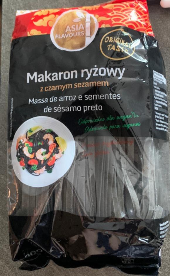 Zdjęcia - Makaron ryżowy z czarnym sezamem Asia flavours