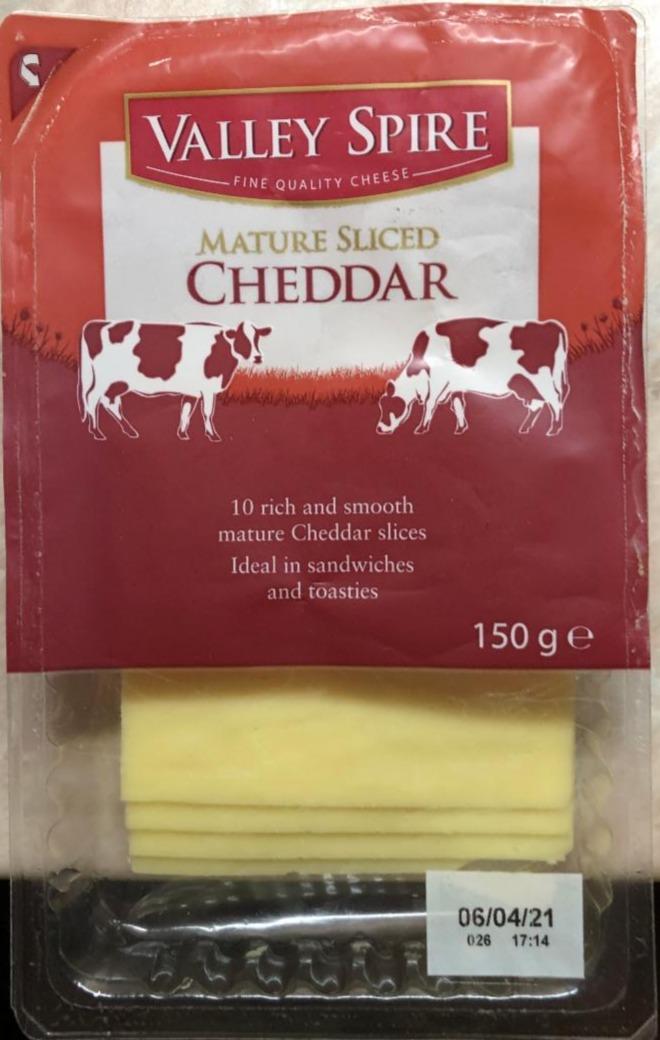 Zdjęcia - Mature Sliced Cheddar Valley Spire