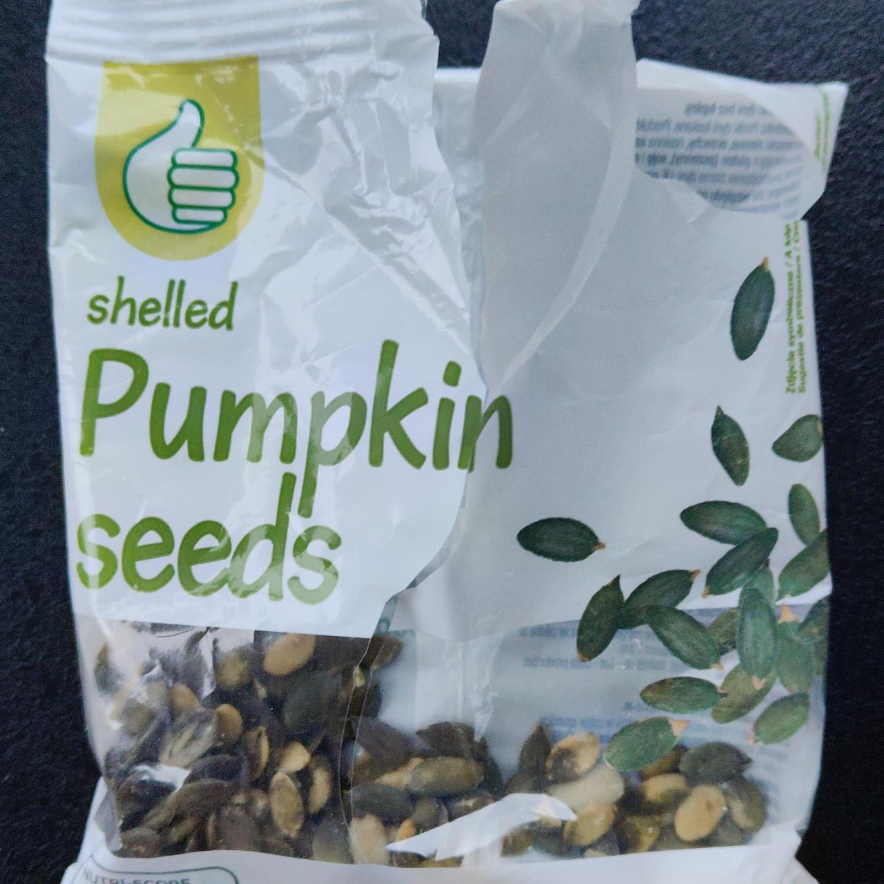 Zdjęcia - Shelled pumpkin seeds Auchan