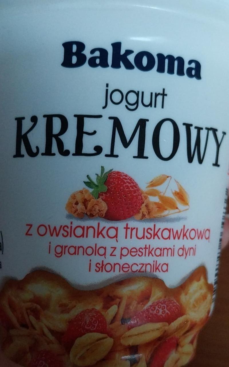 Zdjęcia - Jogurt kremowy z owsianką truskawką Bakoma