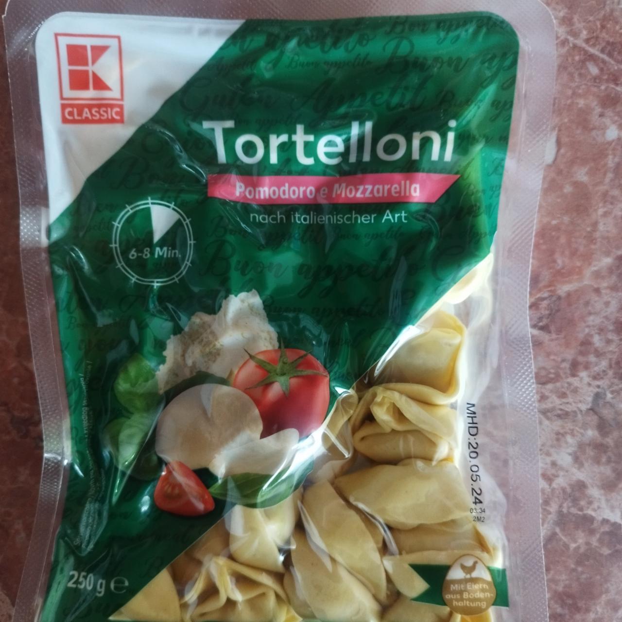 Zdjęcia - Tortelloni Pomidor Mozzarella Kaufland