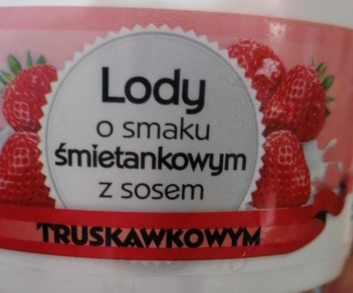 Zdjęcia - Lody o smaku śmietankowym z sosem truskawkowym