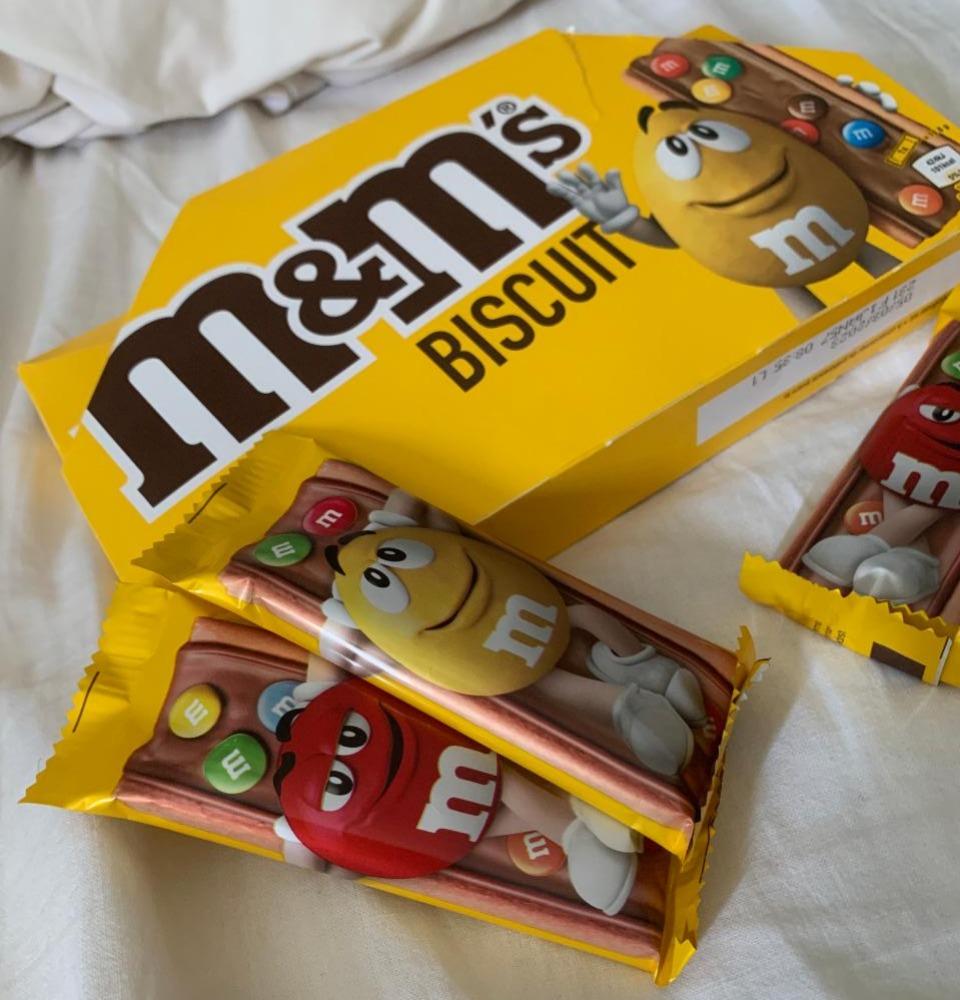 Zdjęcia - M&M’s Biscuit