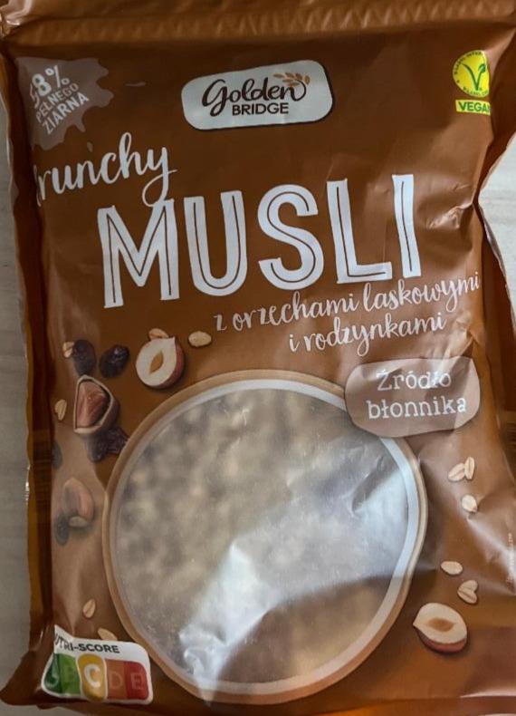 Zdjęcia - Crunchy musli z orzechami laskowymi i rodzynkami Golden Bridge