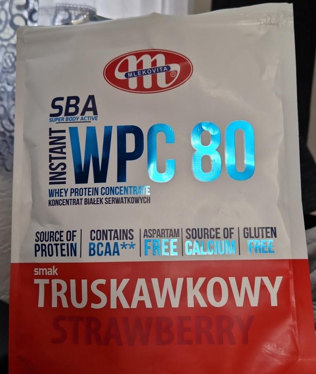 Zdjęcia - Super Body Active WPC 80 Koncentrat białek serwatkowych smak truskawkowy 700 g Mlekovita