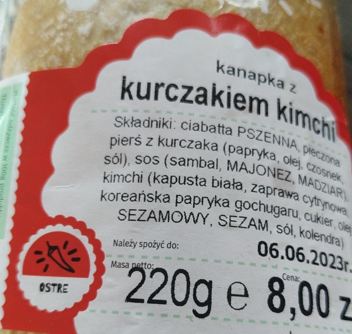 Zdjęcia - Kanapka z kurczakiem kimchi Ślimak