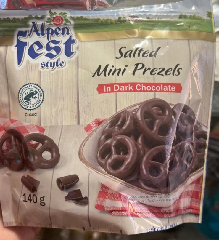 Zdjęcia - Salted Mini Pretzels in Dark chocolate Alpenfest style