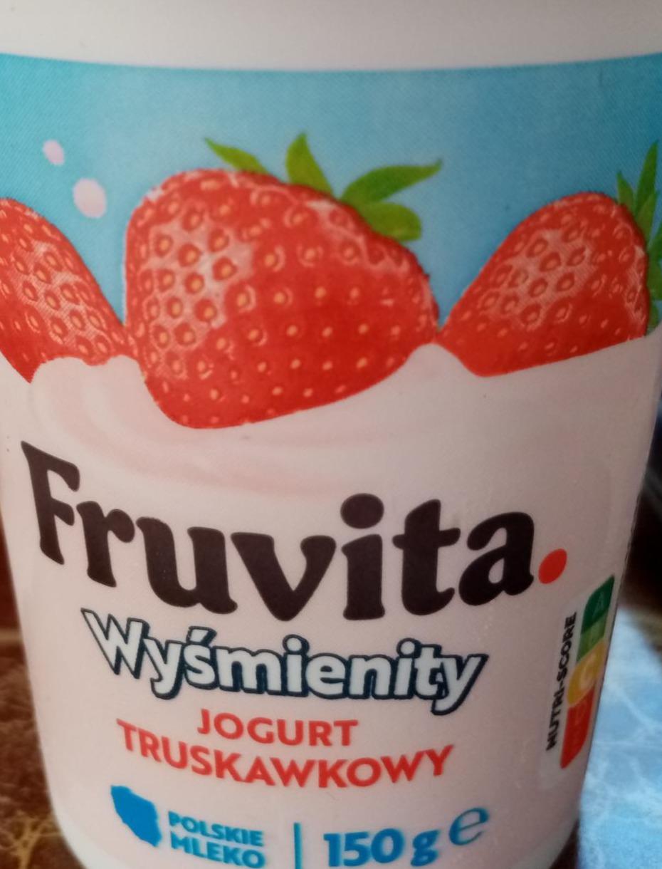 Zdjęcia - Wyśmienity jogurt truskawkowy FruVita