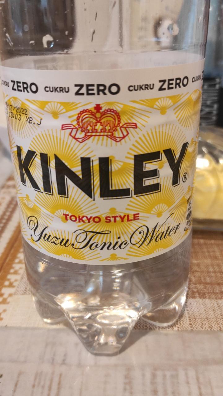 Zdjęcia - Kinley Yuzu Tonic Water Napój gazowany 1 l