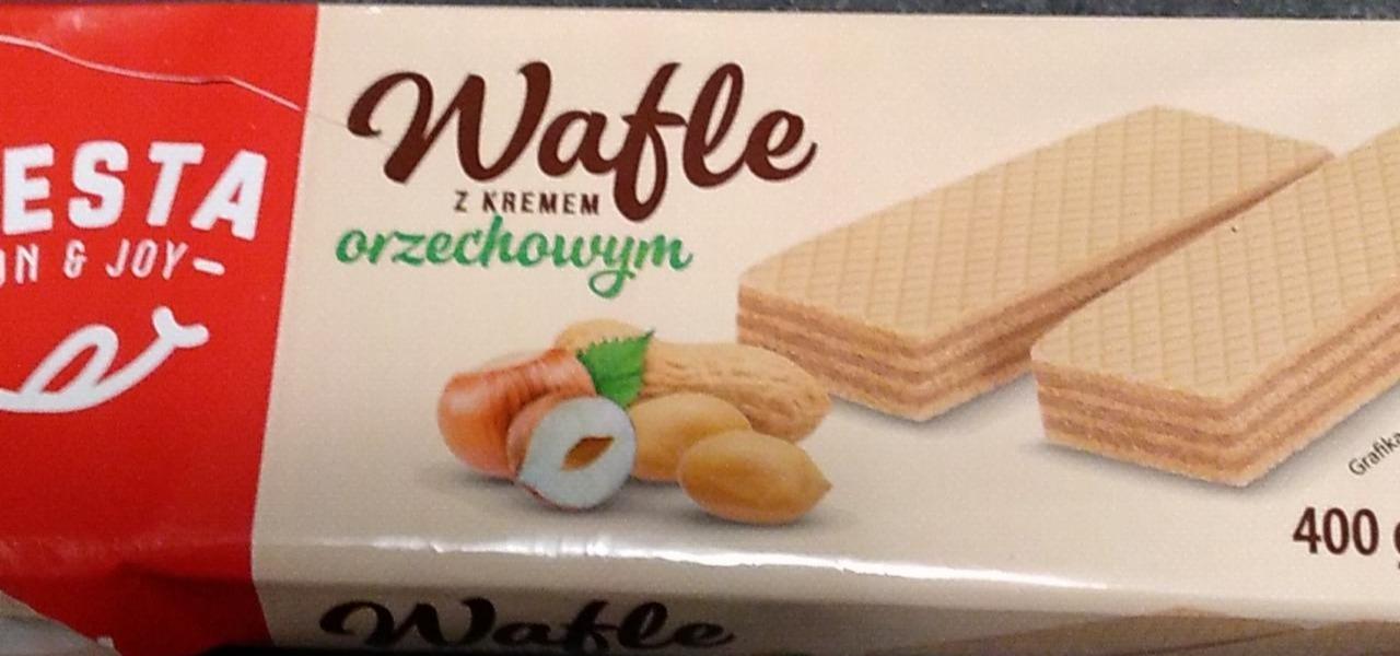 Zdjęcia - Wafle z kremem orzechowym Fiesta fun & joy