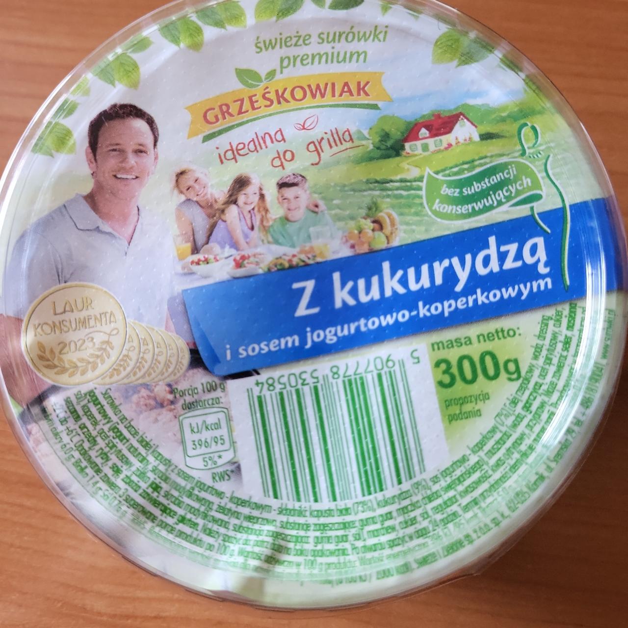 Zdjęcia - Surówka z kukurydzą i sosem jogurtowo-koperkowym Grześkowiak