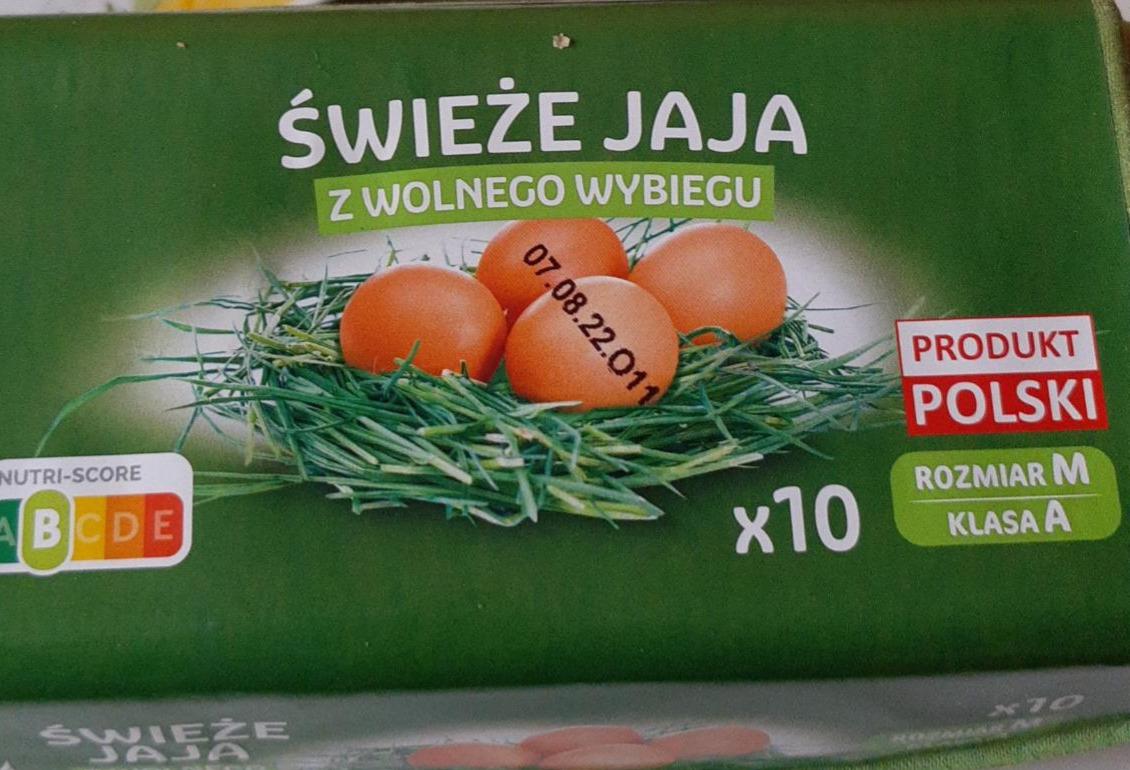 Zdjęcia - Świerże jaja z wolnego wybiegu Carrefour rozmiar M