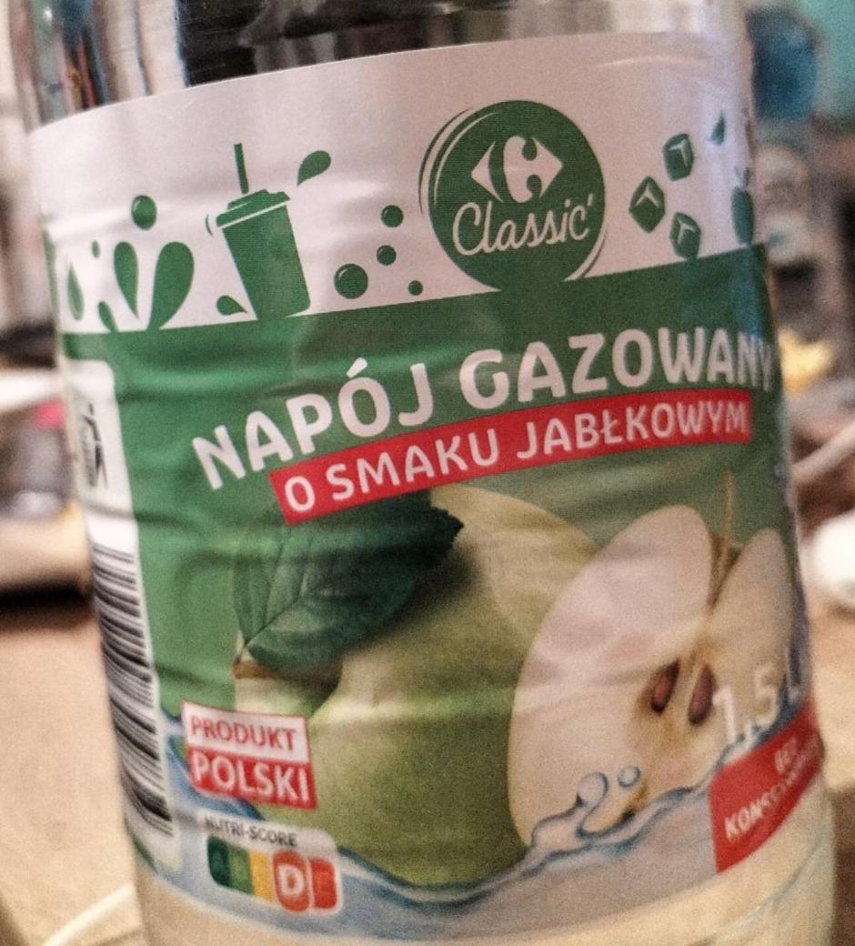 Zdjęcia - Woda gazowana o smaku jabłkowym Carrefour Classic