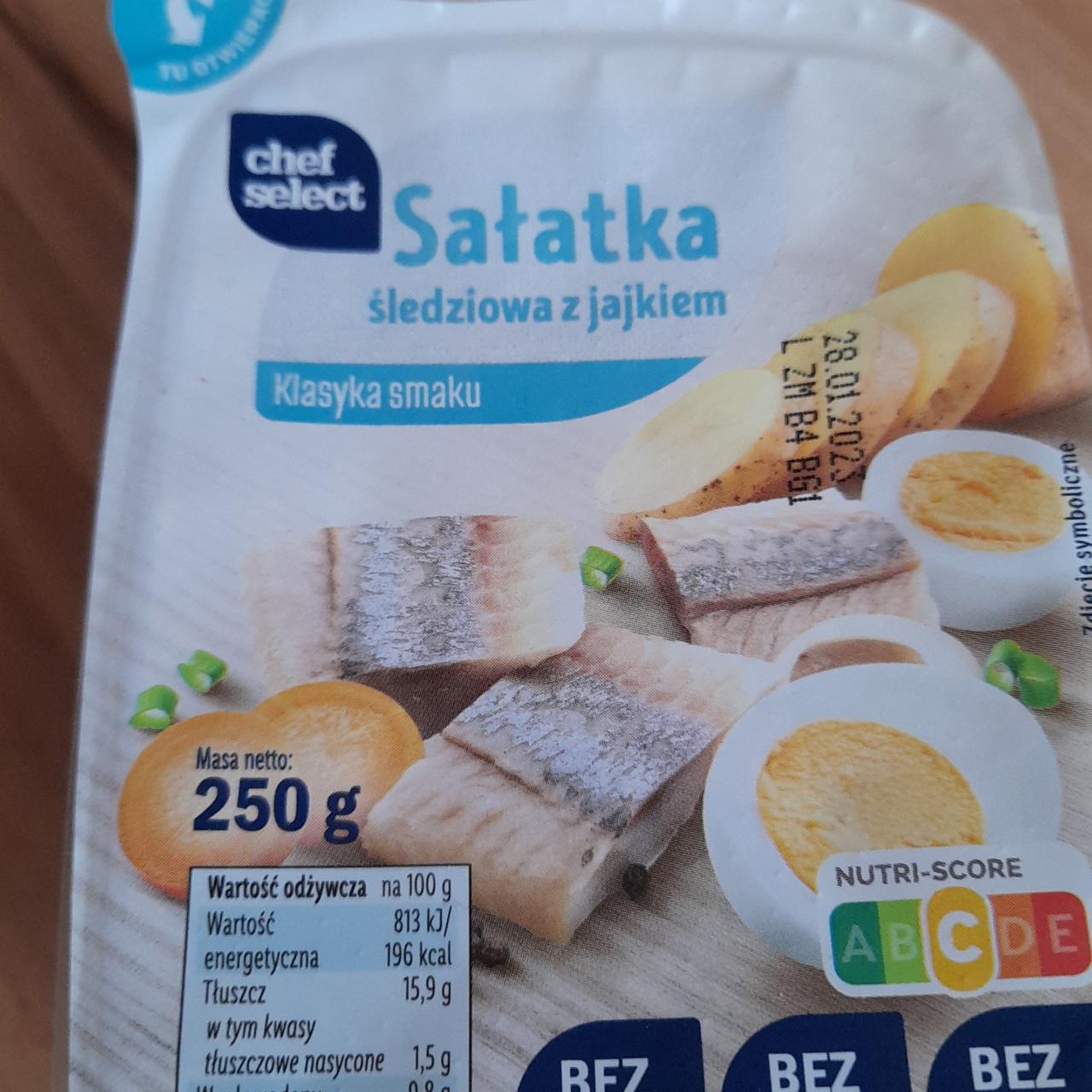 Zdjęcia - Sałatka śledziowa z jajkiem Chef Select