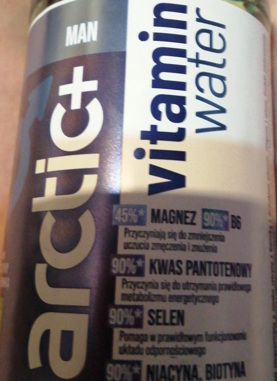 Zdjęcia - Arctic+ Vitamin Water Napój niegazowany o smaku cytryny z limonką 600 ml