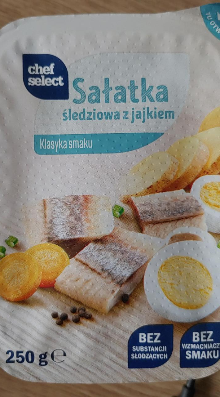 Zdjęcia - Sałatka śledziowa z jajkiem Chef select