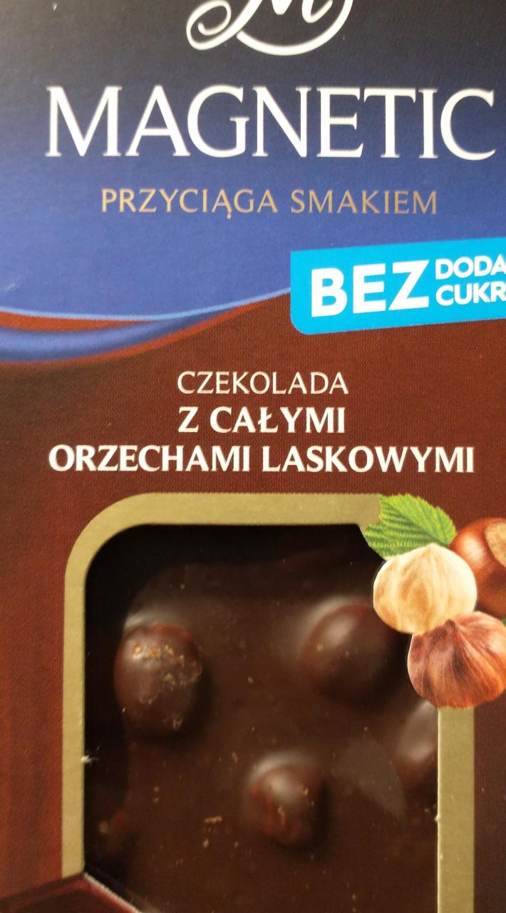 Zdjęcia - Magnetic czekolada z orzechami laskowymi