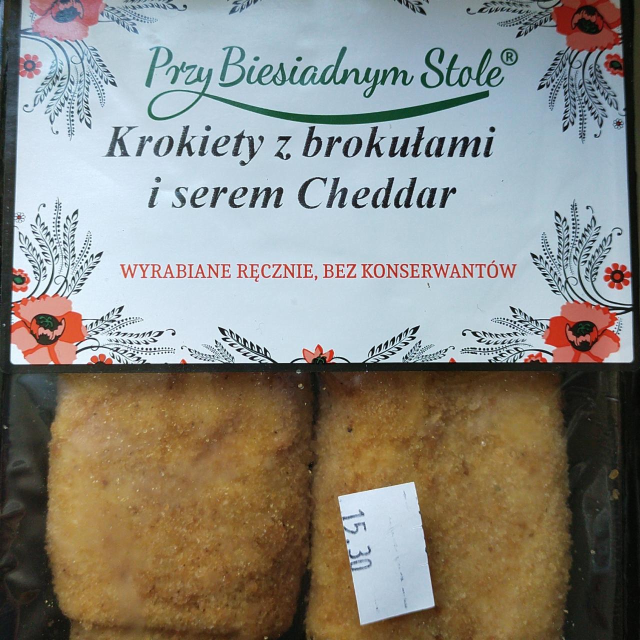 Zdjęcia - Krokiety z brokułami i serem Cheddar Przy biesadnym stole